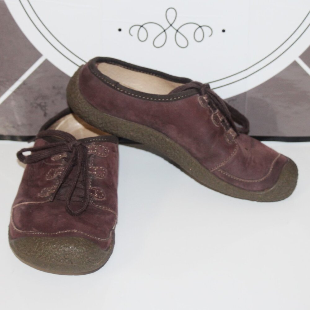 13A  LADIES KEEN SLIP ON/LACED SHOES - SIZE 6 -DARK BURGUNDY